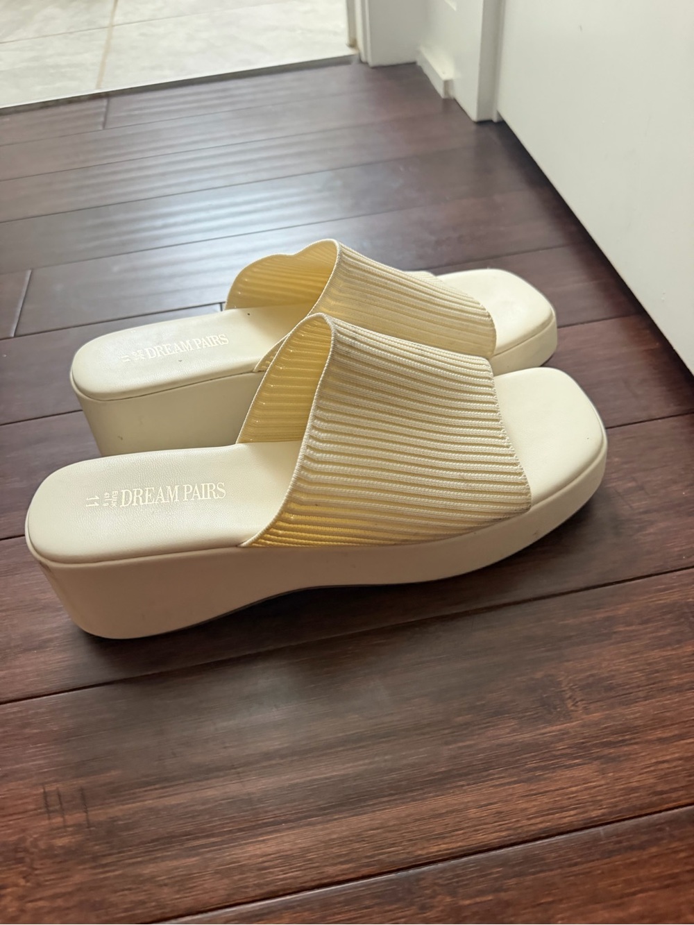 Dream Pairs Cream Ribbed Platform Slide Sandals